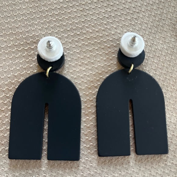 Acrylic Round & U Shaped Dangle Earrings - Picture 2 of 4